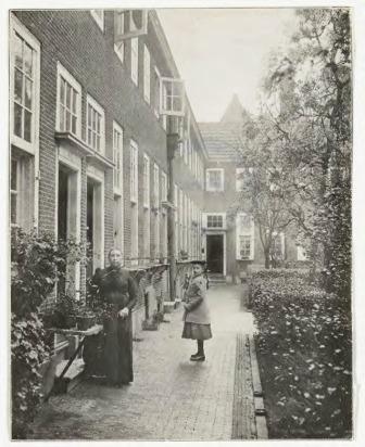 het Deutzenhofje aan de Prinsengracht (ca. 1910)